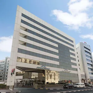 فندق هاورد جونسون بر