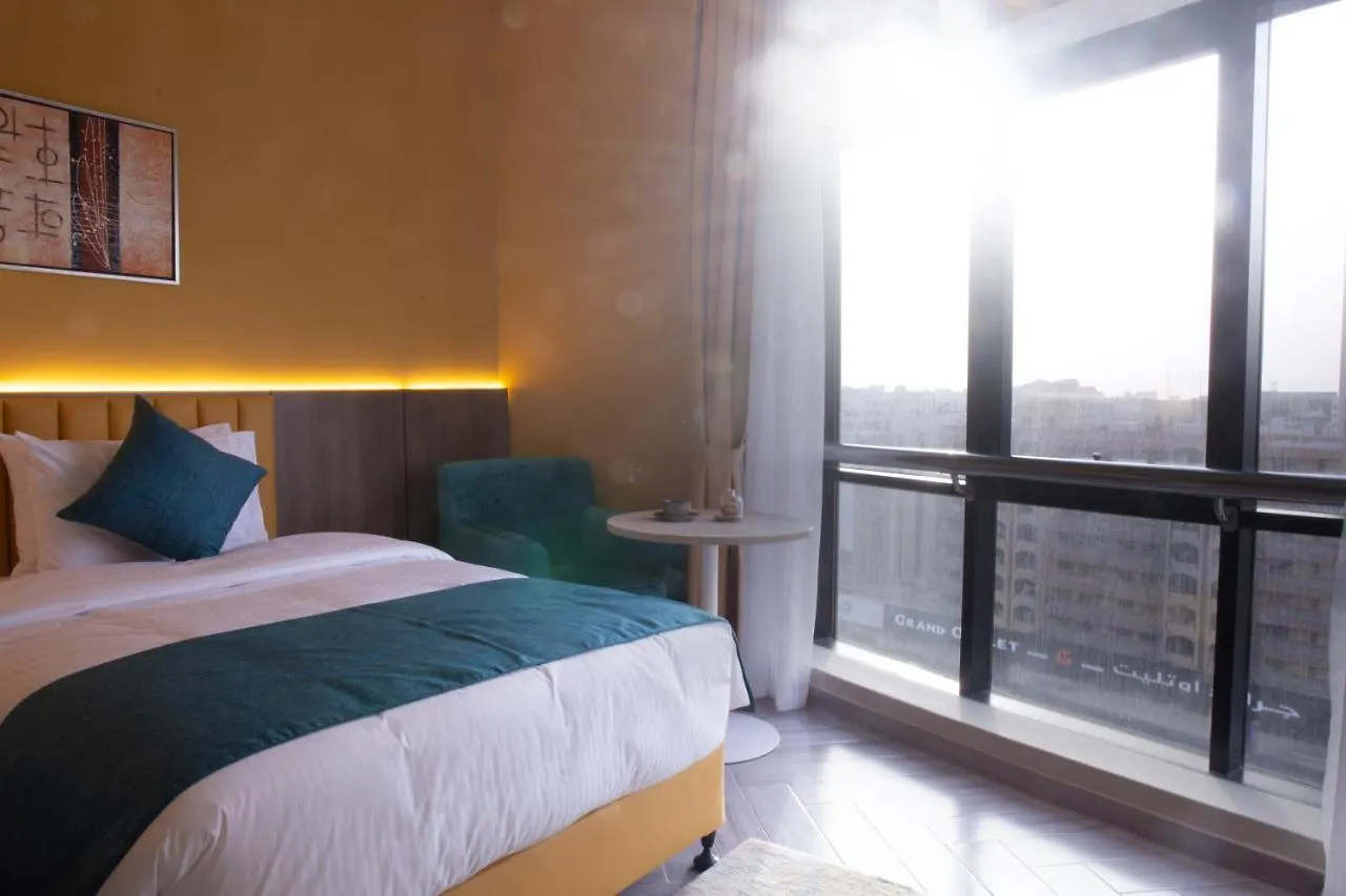 Six Seasons Hotel Dubai