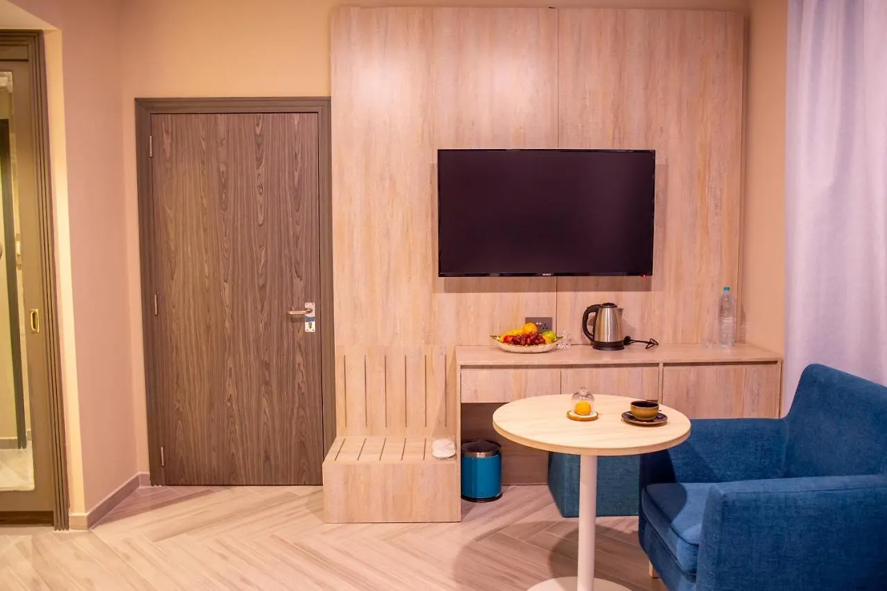 Six Seasons Hotel Dubai 3*,